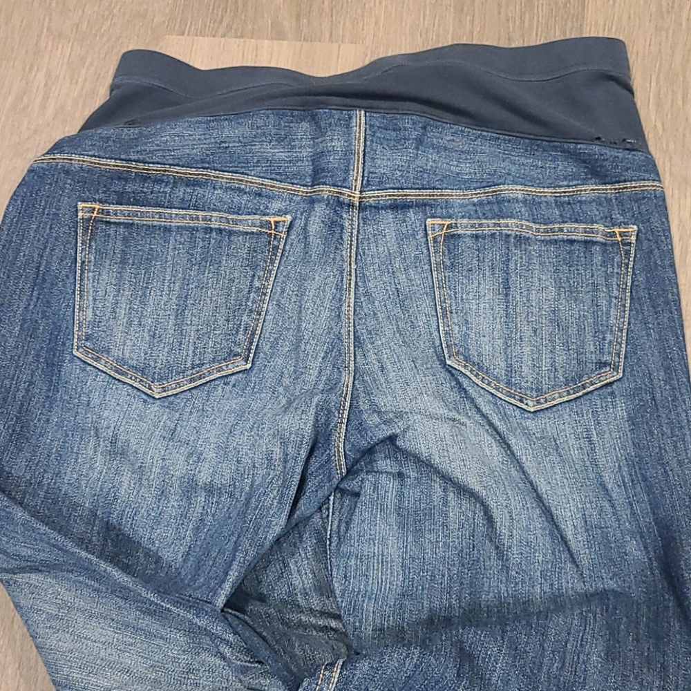 Old Navy Maternity Jeans 10 - Picture 2 of 4